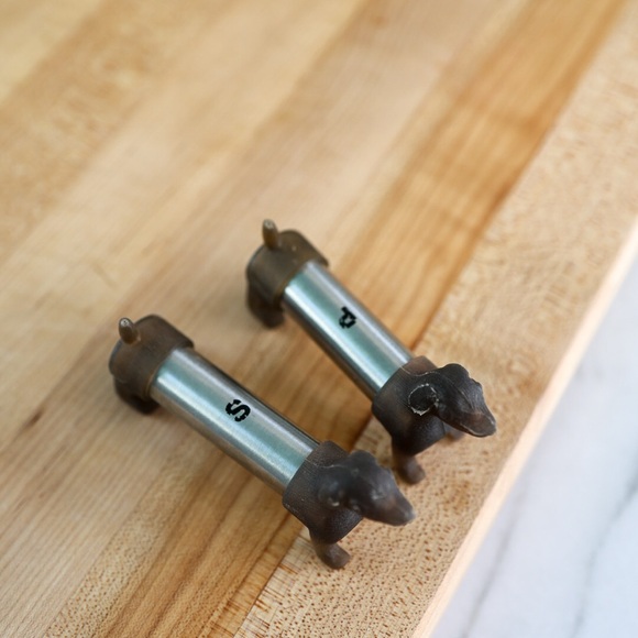 Dog-Shaped Salt and Pepper Shakers - Picture 7 of 7